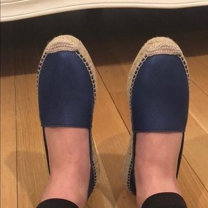 Walk and Love espadrilles!